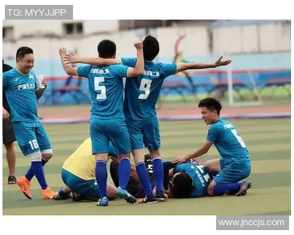 杭州足球队与西安足球队耐力较量赛后深度分析与反思