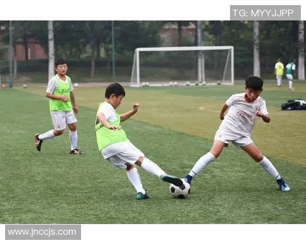 深圳足球生的成长之路：从青训到职业赛场的奋斗与梦想